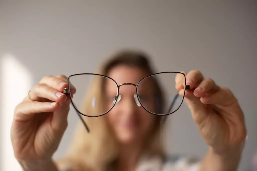 Who Is a Candidate for Contoura Vision? Eligibility and Considerations - Glasses - Clarity Vision